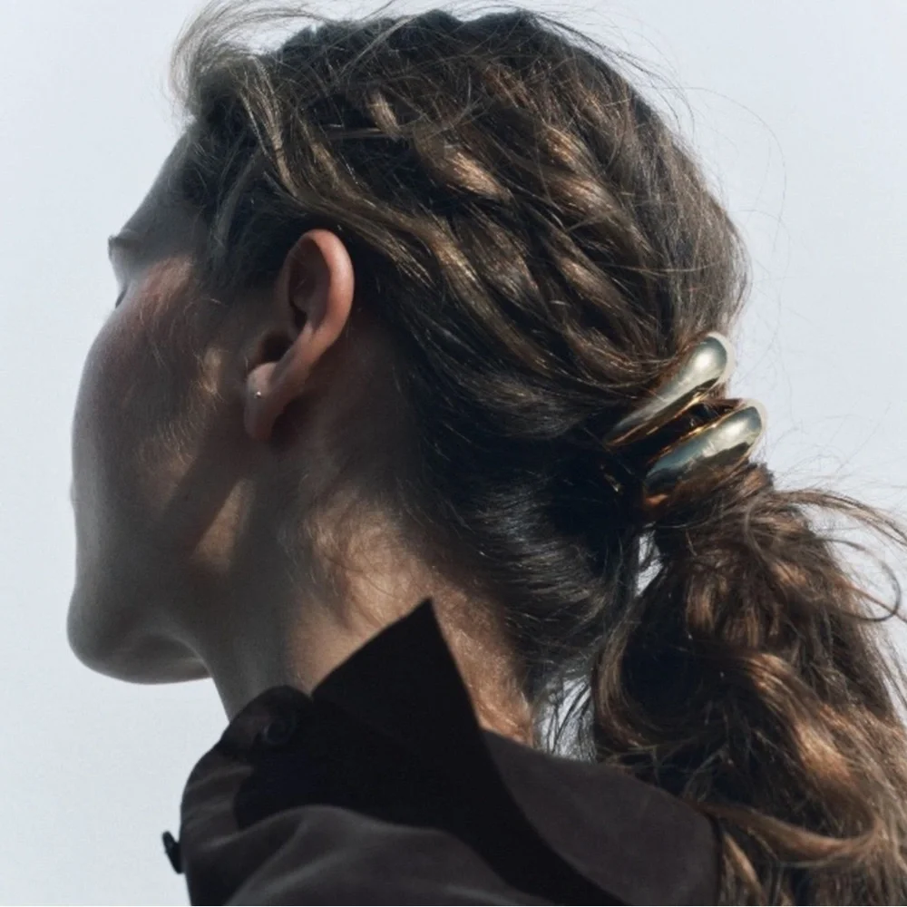 New Double Metal Hair Tie Second Tie 🔥🔥✨ comes with beautiful gift box 🎁
